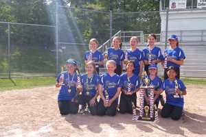 Darien 10U Travel Softball Team Takes Home Championship