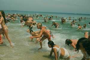 Scare Dad, Kids At 40th Anniversary Showings Of 'Jaws'