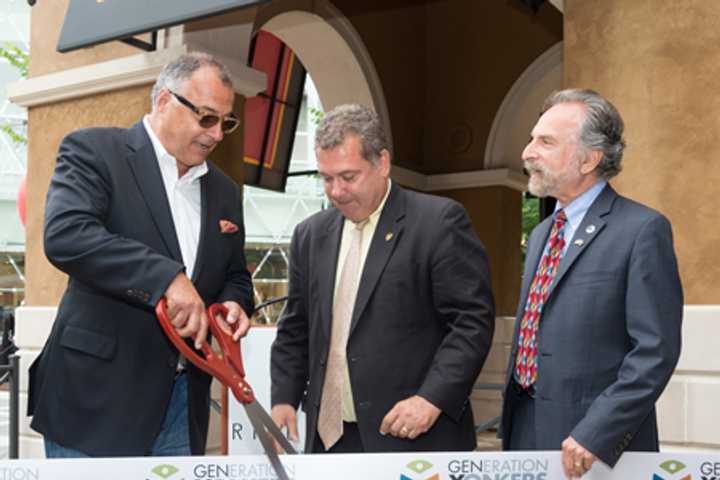 Angelos Restaurant Opens in Yonkers' Ridge Hill