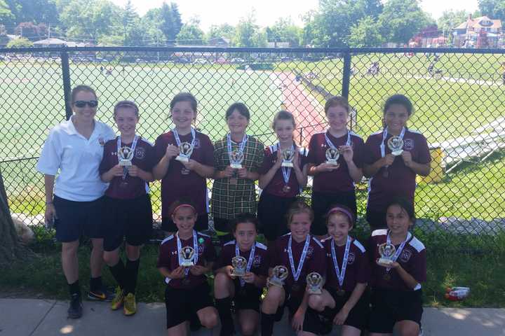 Ossining Lightning Girls Soccer Team Wins Under 10 Tournament 