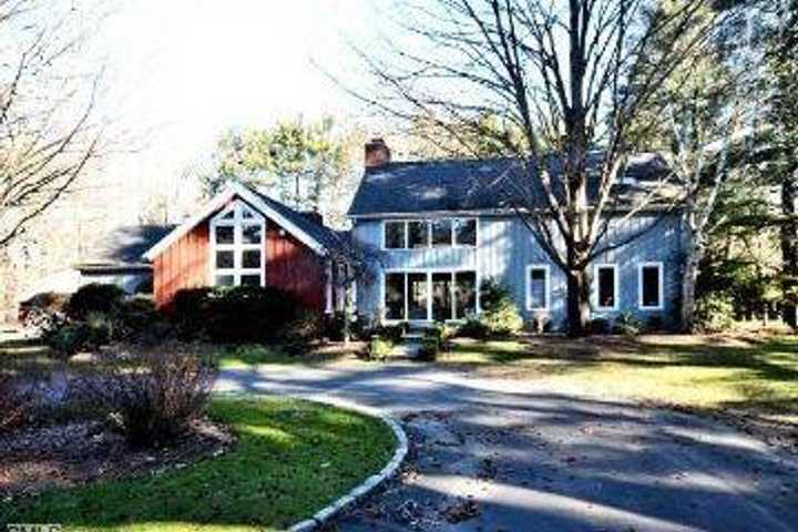 See Darien's Weekly Home Sales
