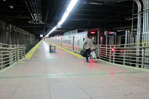 Metro-North Probes Money Missing From Bar Carts At Grand Central