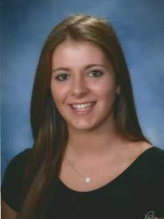 Chamber of Commerce Gives Scholarships To Fairfield's Herman, Correll
