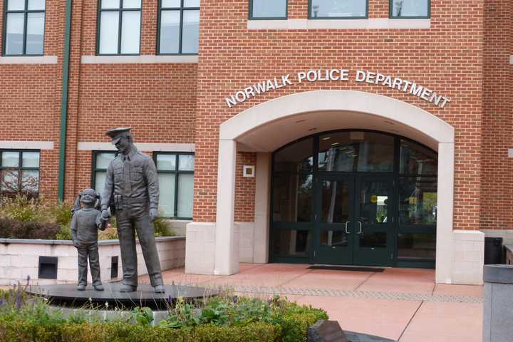 Police Offer Safety Tips After Online Seller Robbed In Norwalk