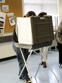 Darien Registrar Reminds Residents To Register To Vote