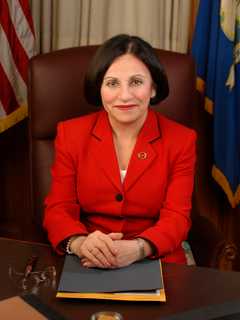 Wilton Letter: Republican Boucher Applauds Gov. Malloy's Right Wing Turn