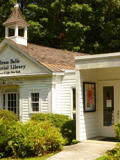 Pound Ridge Library Hosts Authors Society 