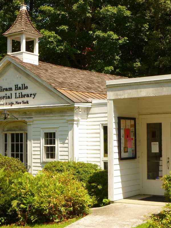 Pound Ridge Library Hosts Authors Society 