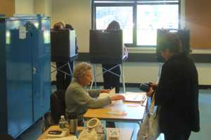 Large Crowds Turn Out To Darien Polls Tuesday