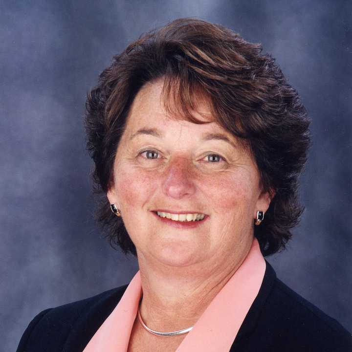 Republican Rep. Janice Giegler commends the passage of a new manufacturing bill that benefits Connecticut businesses.