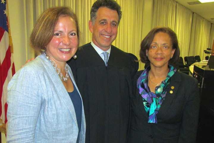 New Rochelle Schools Grant Tenure To 2 Principals