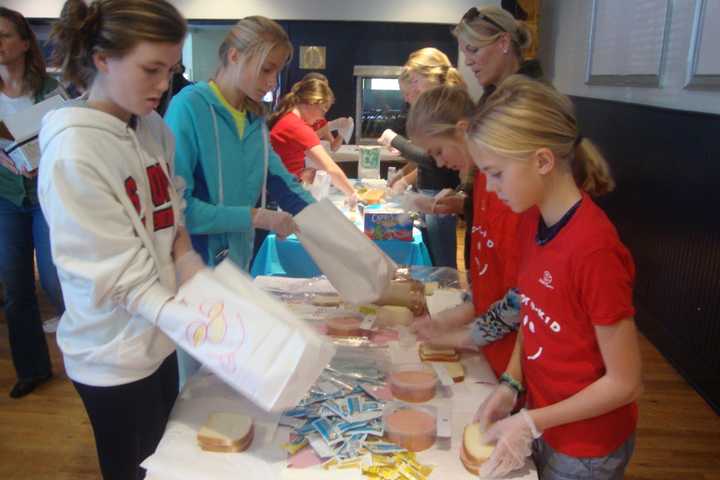 Darien Kids Pitch In To Help With Sandy Relief Efforts 
