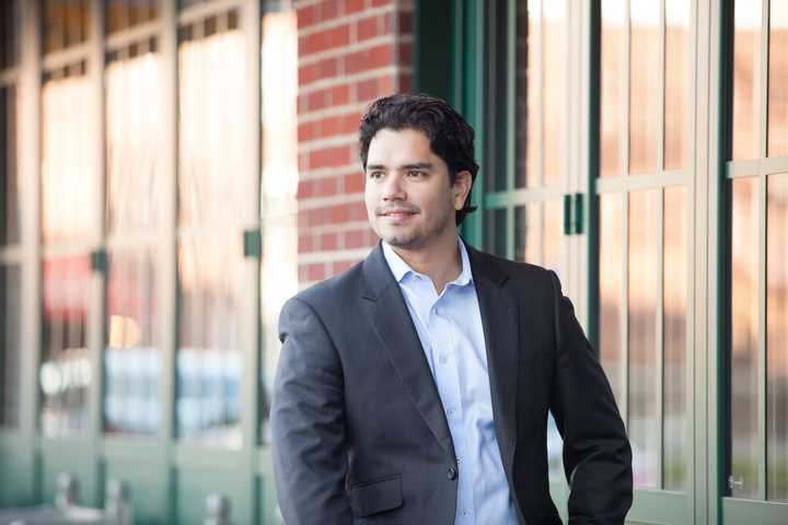 Hawthorne Attorney Mentors Students Through Internship Program