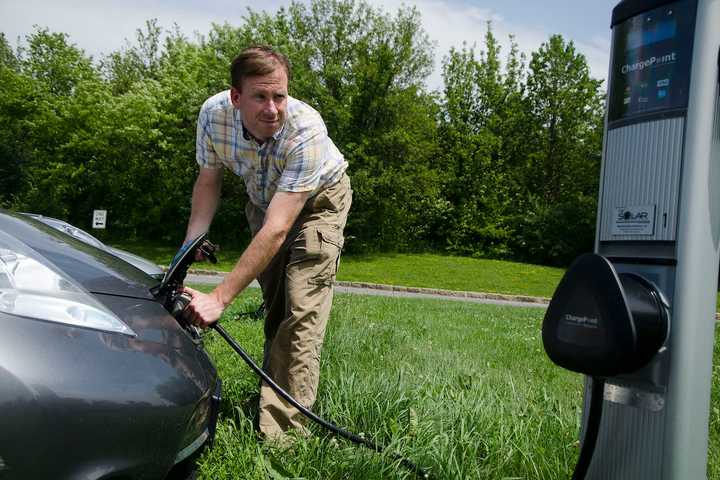 SUNY Purchase Plugs Into National Trend With Car-Charging Stations