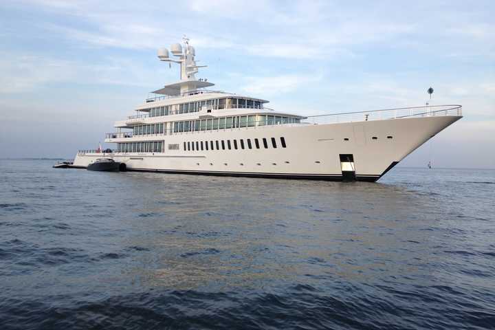 'Shark Tank' Star Mark Cuban Anchors Yacht Off Long Island Sound
