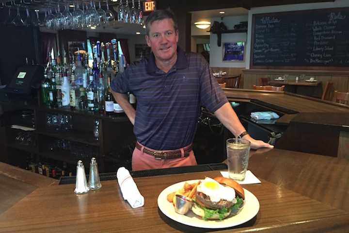 Norwalk's Bogey's Grille & Tap Room Is Finalist In DVlicious Burger Contest