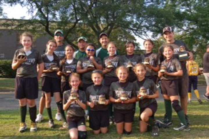 Yorktown 10U Team Wins Summer Slam Fastpitch Softball Tournament 