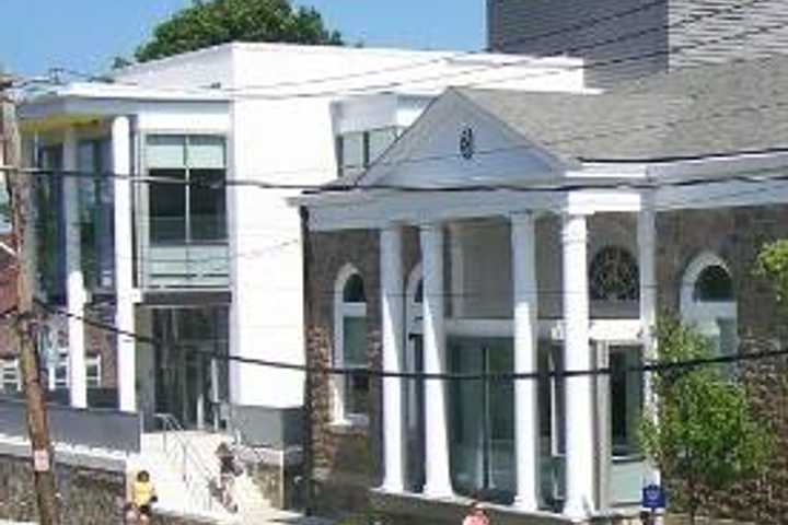 Mamaroneck Library Features Talk On Essential Oils