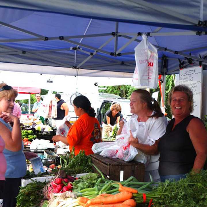 Fresh produce abounds at Putnam County&#x27;s farmers markets.