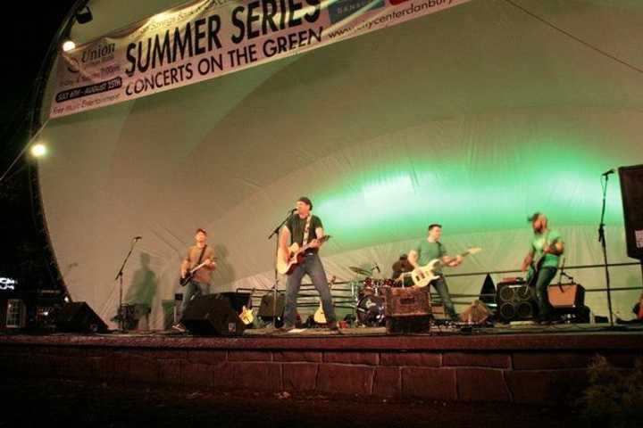 Enjoy Concerts On The Green In August At CityCenter Danbury 