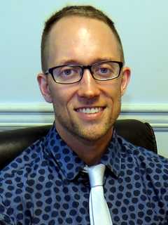 Psychiatrist Discusses Treatment Options At Fairfield Talk
