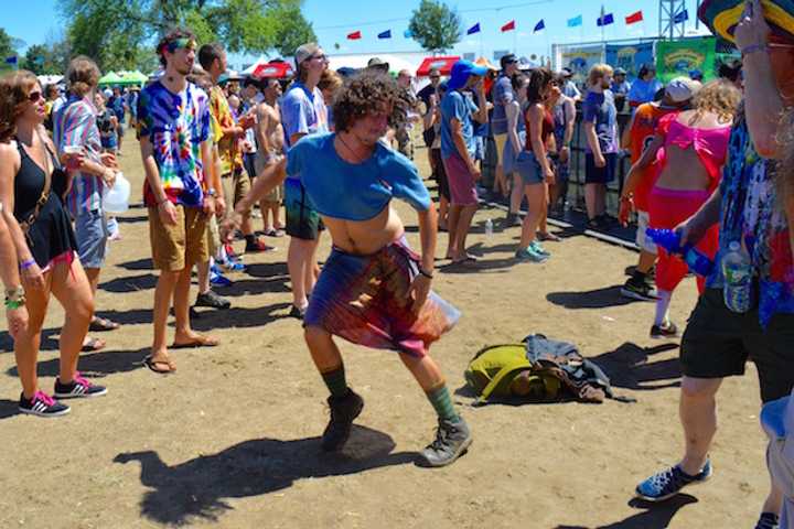 Fans rock out in front of the main stage at the 2015 Gathering of the Vibes in Bridgeport.