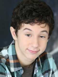 Tarrytown Student Stars In New TV Sitcom, 'The Wonderful Wayneys'