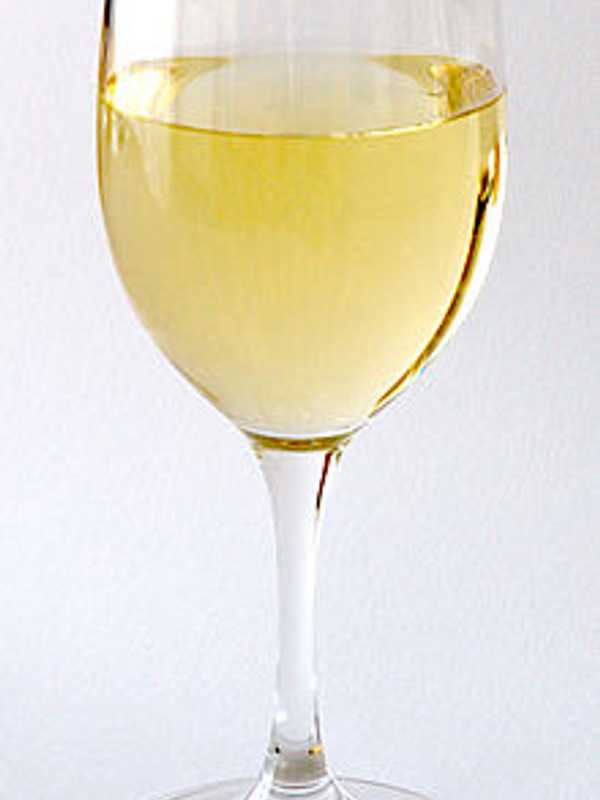 Say Cheers to Summer With National White Wine Day, Putnam County
