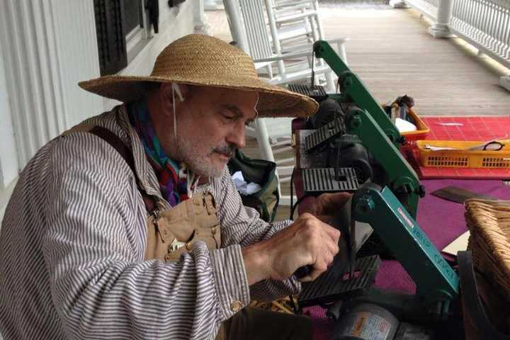 Ridgefield Farmers Market Is DVlicious Finalist