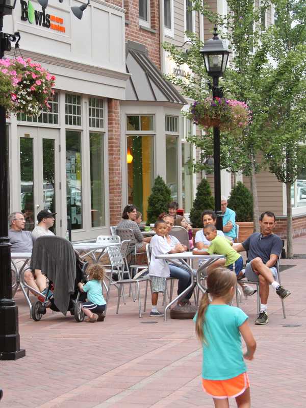 Armonk Celebrates First Thursday