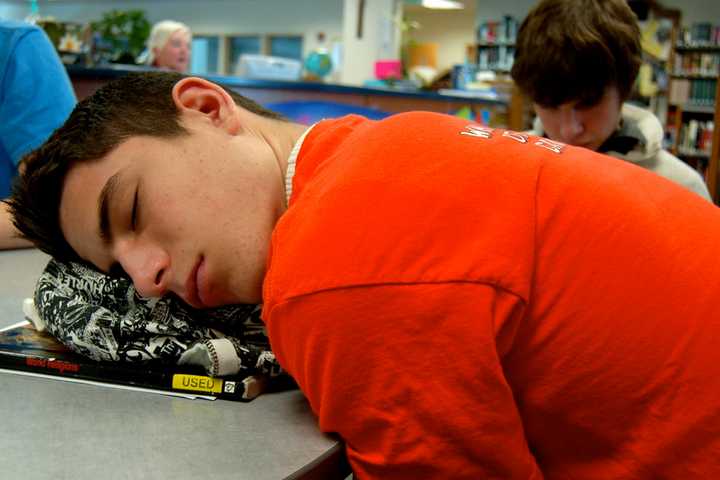 Teens Are Losing Sleep Over Early School Start Times, CDC Says