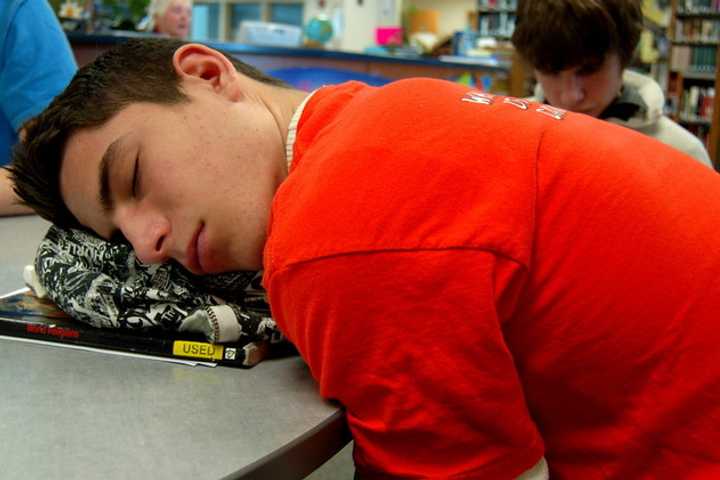 Teens Are Losing Sleep Over Early School Start Times, CDC Says