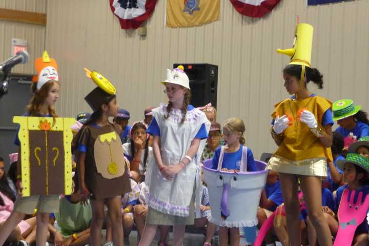 New Rochelle's Songcatchers Will 
Conduct Annual Choir Camp 