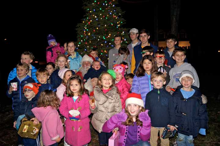 Santa Visits Wakeman Road In Darien