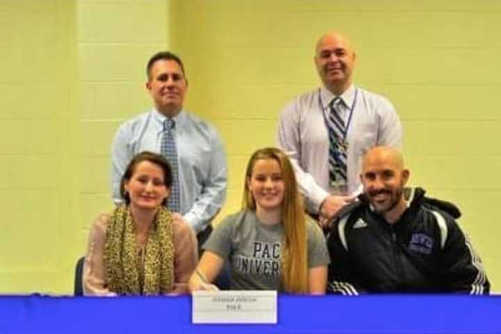 Pace Soccer Recruit Ariana Bresa Is Featured In North Jersey Article