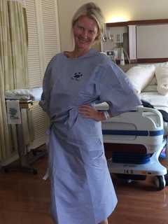Westchester's Sandra Lee Gives Thumbs Up After Surgery