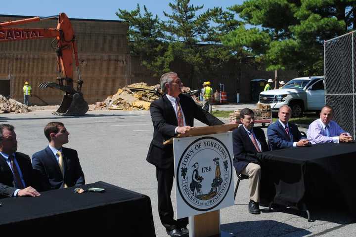 Groundbreaking Held For Renovations At Jefferson Valley Mall
