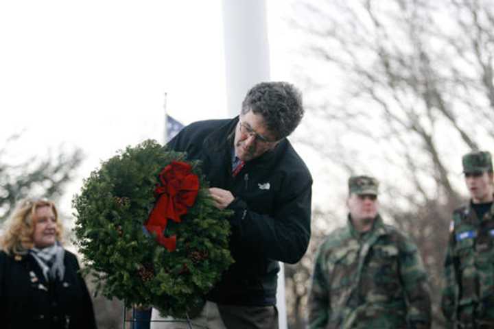 Darien To Honor Veterans With Wreath Ceremony