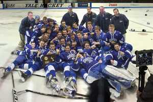 Darien Hockey Team Earns Honor From County Sports Commission