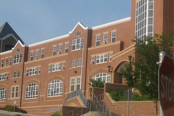 Tarrytown Public Schools On Lockout After Teacher Gets Threatening Email