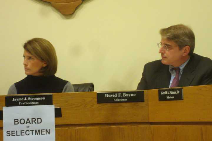 Darien Pays Tribute To Newtown Victims, Looks To Future