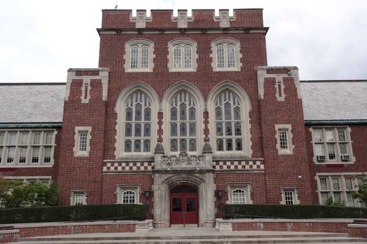 Bronxville HS Students Cap Off Spirit Week 