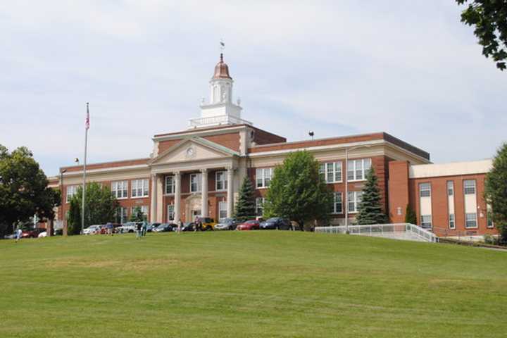 Threatening Voicemail Leads To Hen Hud High School Lockdown