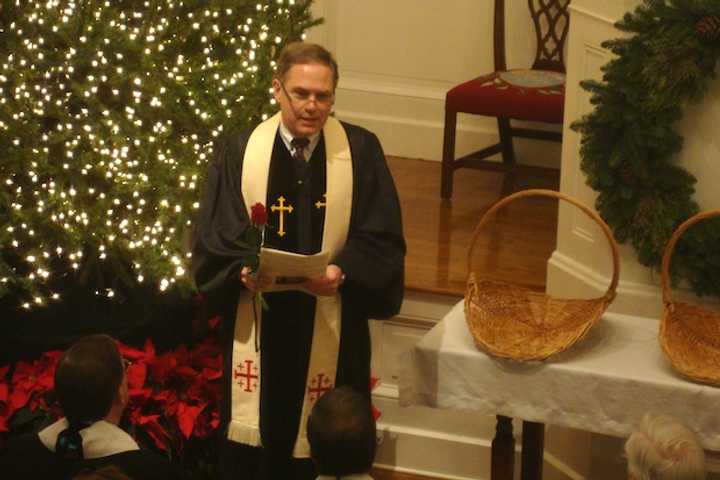 Darien Gathers To Pray For Newtown Victims