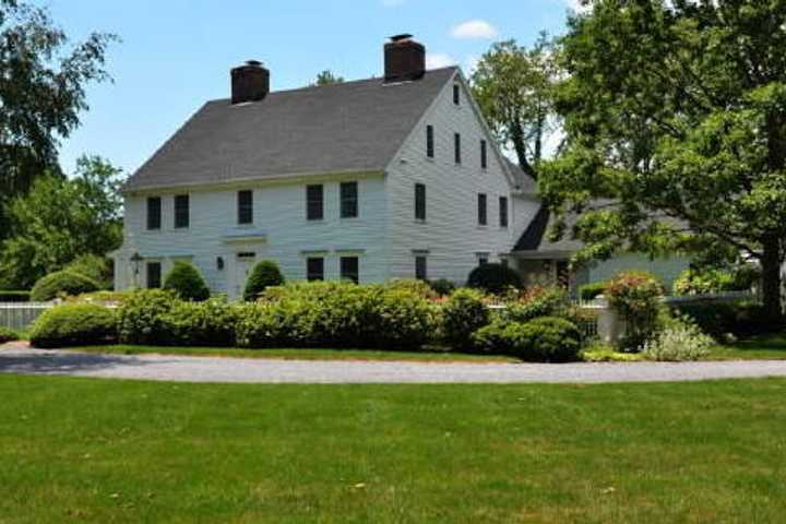 See Darien's Weekly Home Sales