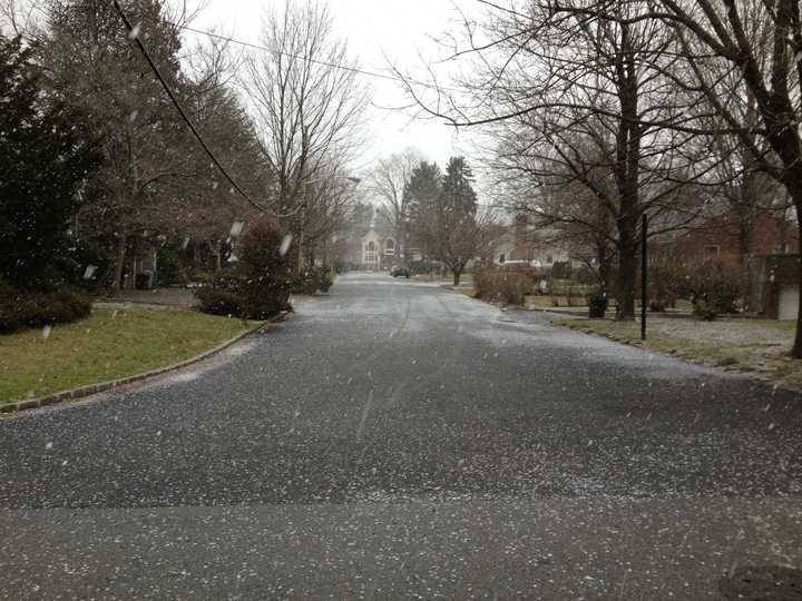 Snow falls in Tuckahoe.