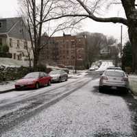 <p>Snow falls in Mamaroneck</p>