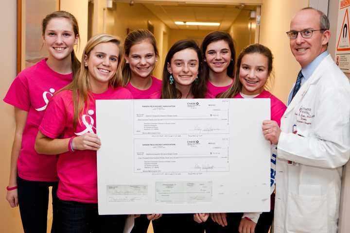 Darien Players Raise Money For Stamford Cancer Center