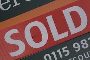 New Canaan To Start Trial Ban On House For Sale Signs