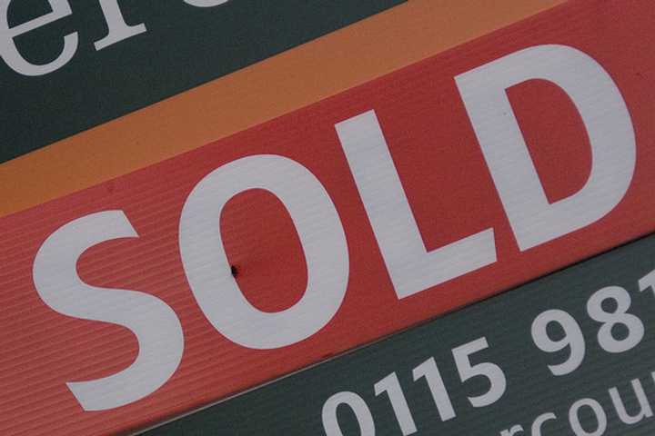 &quot;For Sale&quot; real estate signs will be banned, at least on a trial basis, in New Canaan, starting July 1.